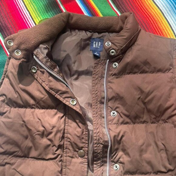 00s ERA GAP CHOCOLATE BROWN down puffer vest!! PERFECT for FALL - sleeveless! - Picture 3 of 8